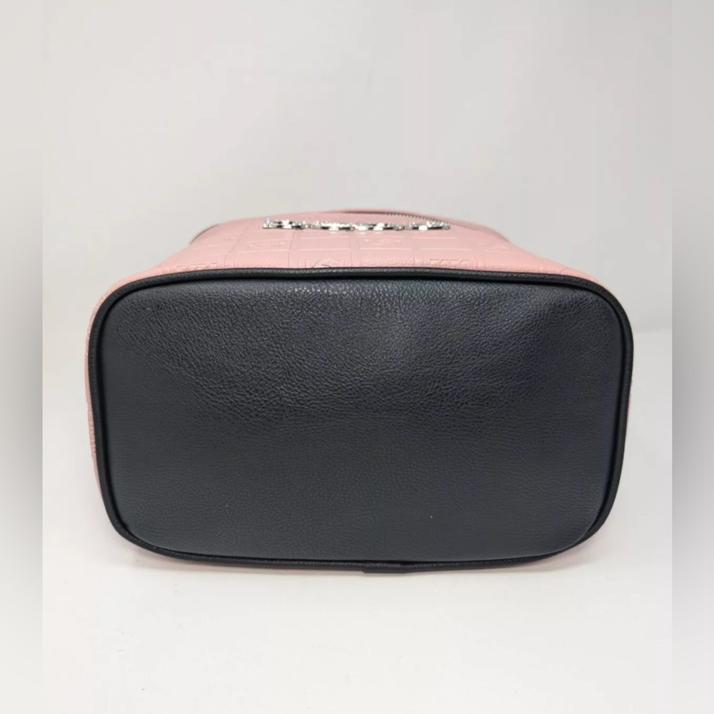 ❌SALE❌Bebe Soft Train Quilted Case Faux Leather Makeup Travel Bag Large Size.NWT - Picture 6 of 12
